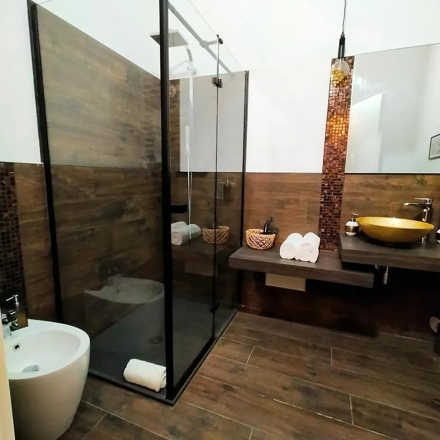 White & Gold Suite Verona Aparthotel