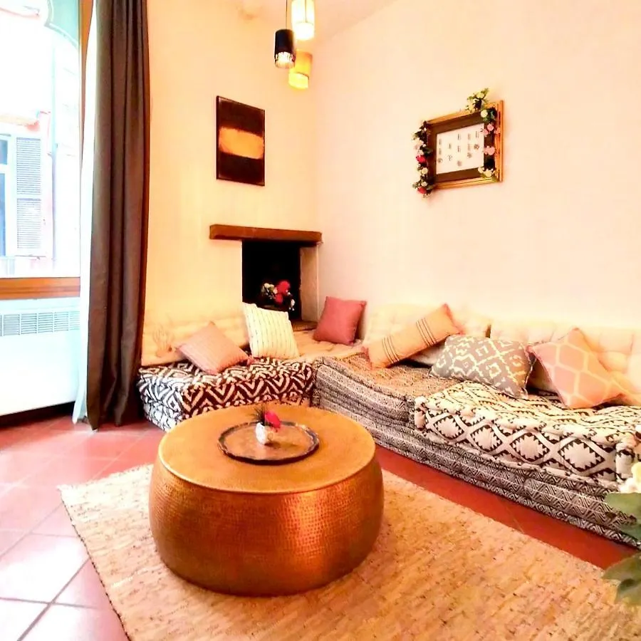 White & Gold Suite Verona Aparthotel